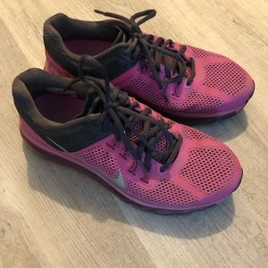 Nike tennis shoes